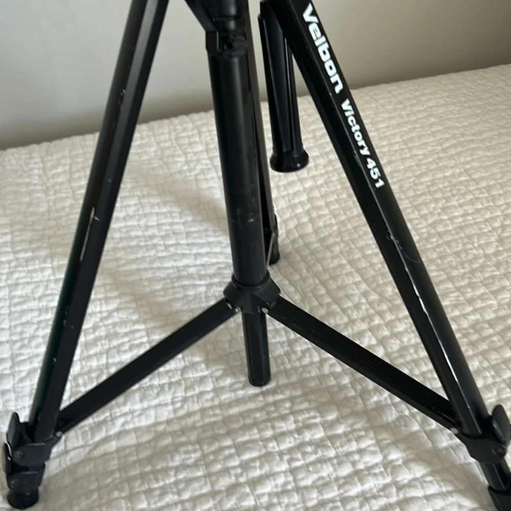 Velbon tripod